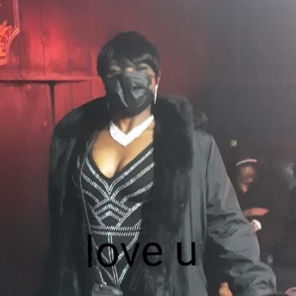 Meet your Posher, Tonya - Picture 1 of 1